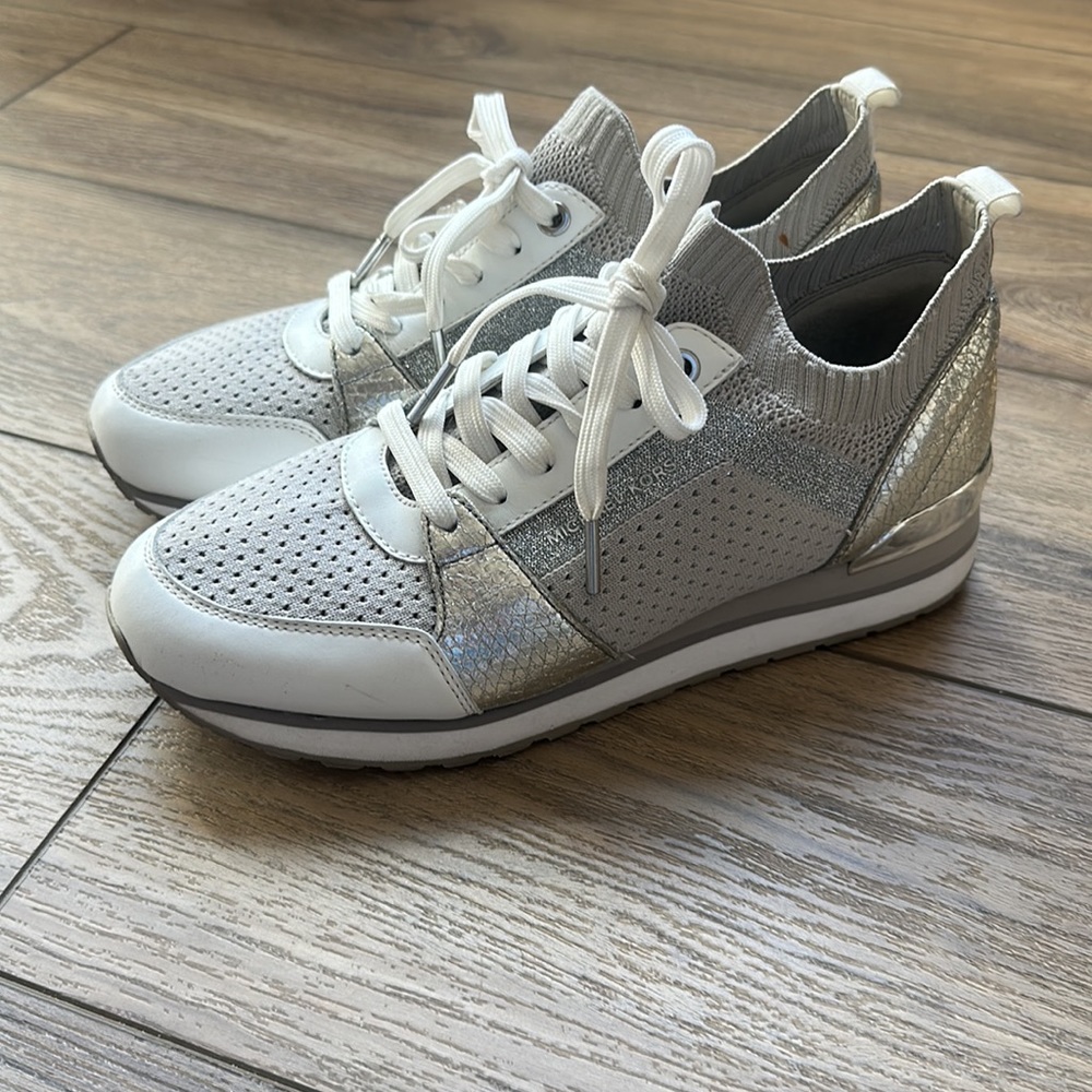 Sneakers Michael Kors , size 8, very good condition